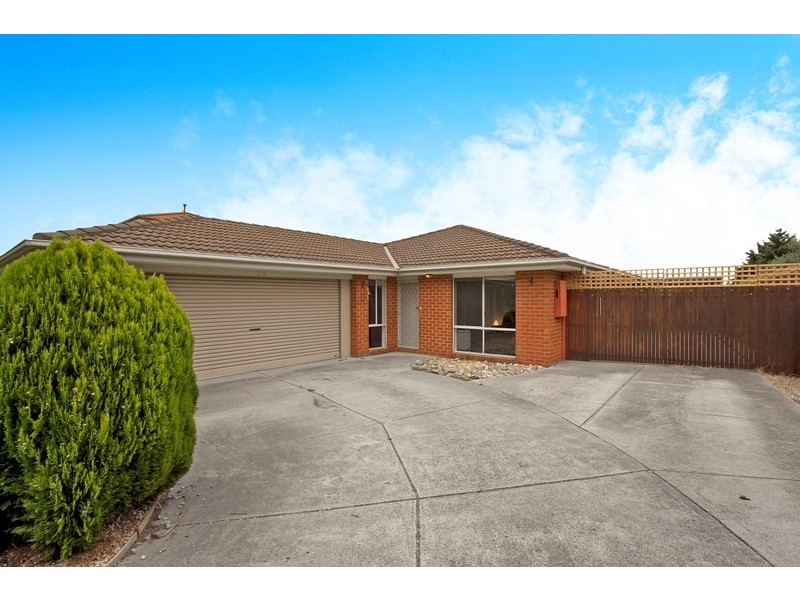 37 Lake View Drive, Narre Warren South VIC 3805