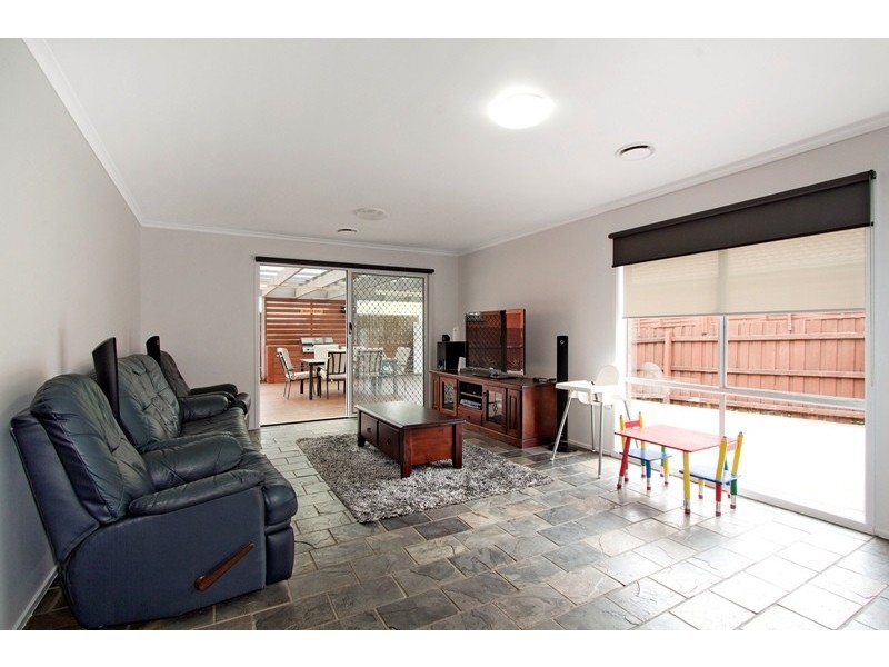 37 Lake View Drive, Narre Warren South VIC 3805