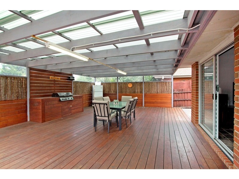 37 Lake View Drive, Narre Warren South VIC 3805