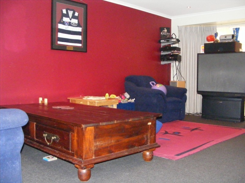 2 Weeden Crescent, Hallam VIC 3803