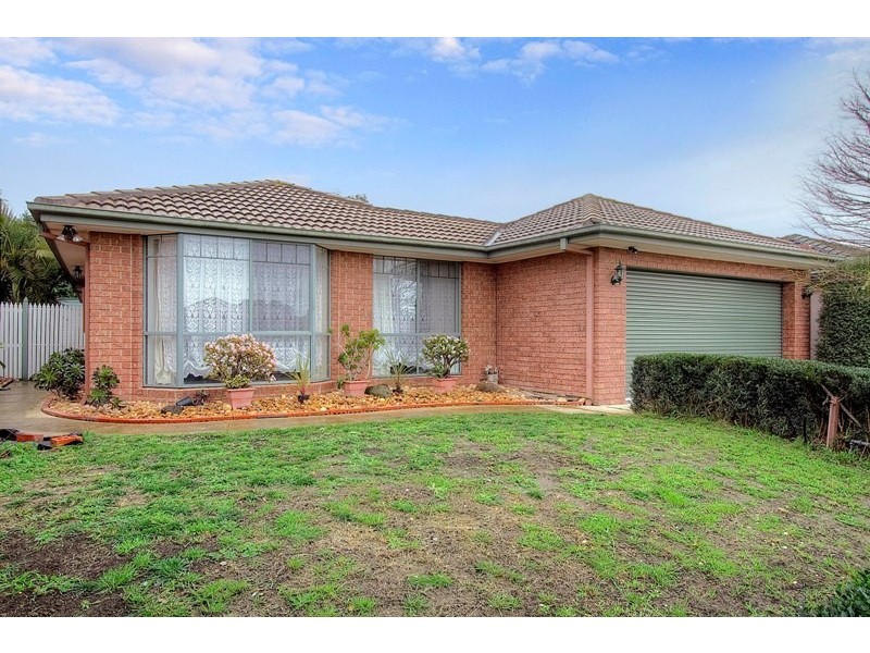 16 Plough Rise, Narre Warren South VIC 3805