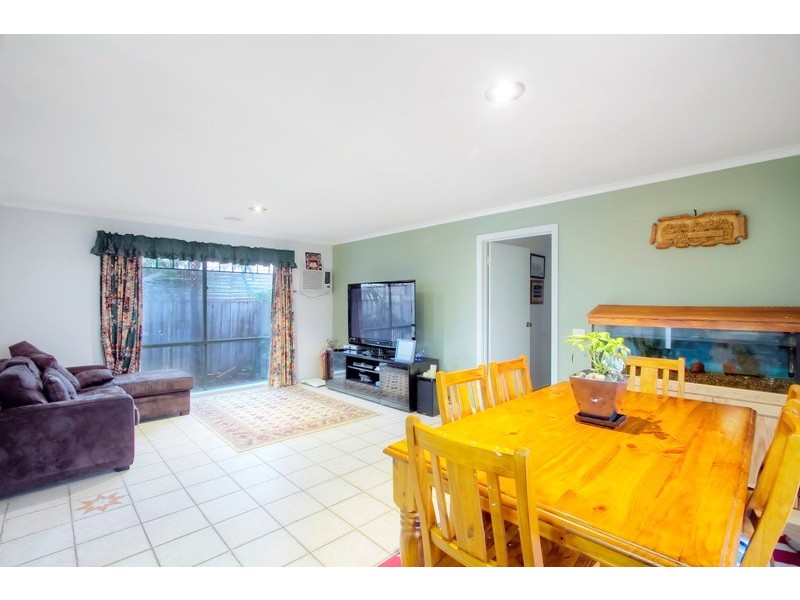 16 Plough Rise, Narre Warren South VIC 3805