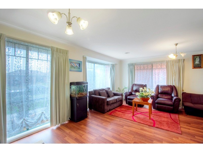 16 Plough Rise, Narre Warren South VIC 3805