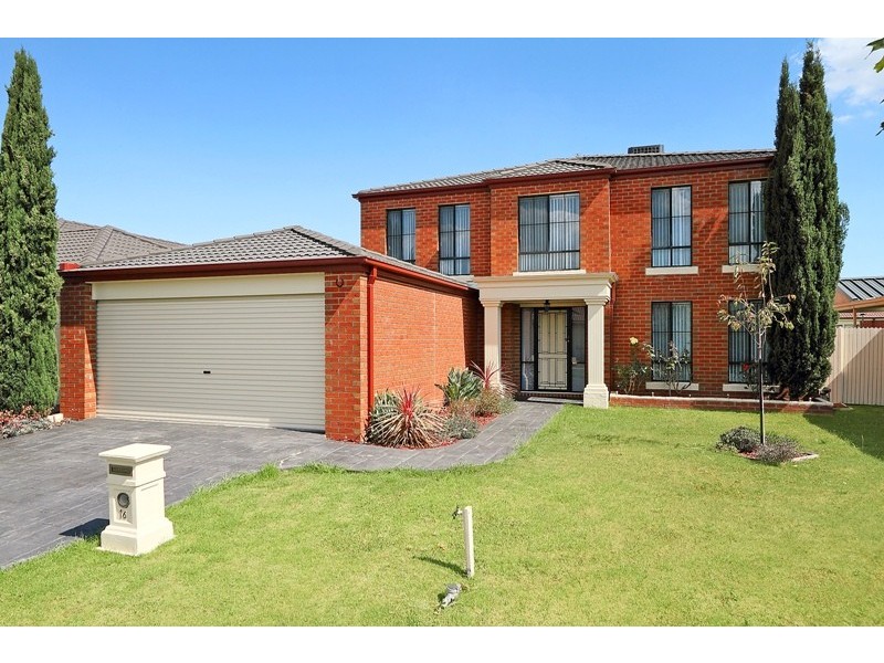 16 Fenton Place, Narre Warren South VIC 3805