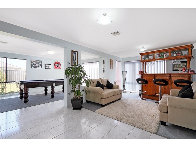 16 Fenton Place, Narre Warren South VIC 3805