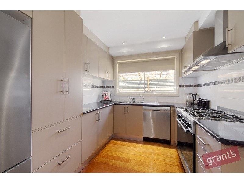 30 Fountain Drive, Narre Warren VIC 3805