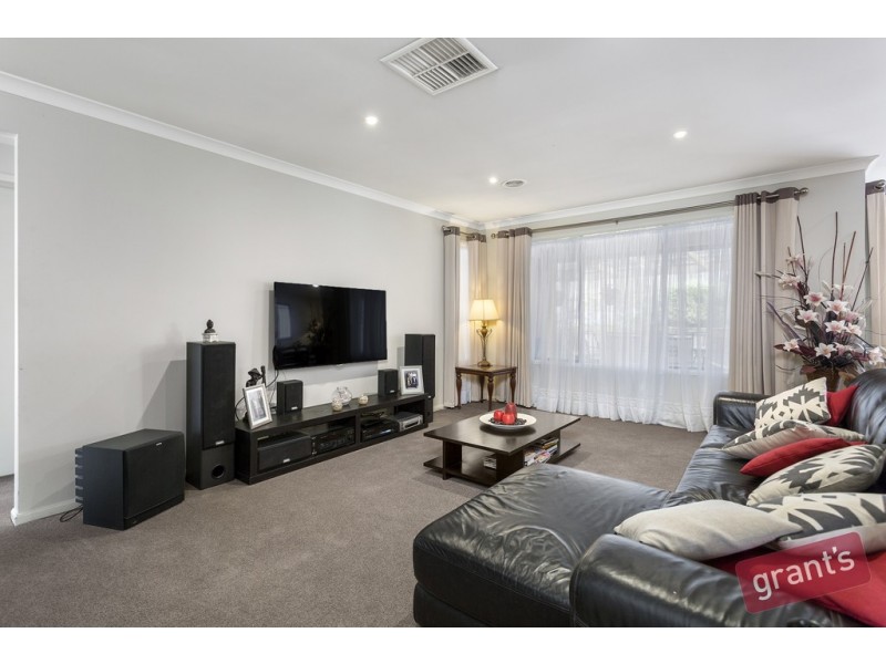 2 Mornmoot Court, Hallam VIC 3803