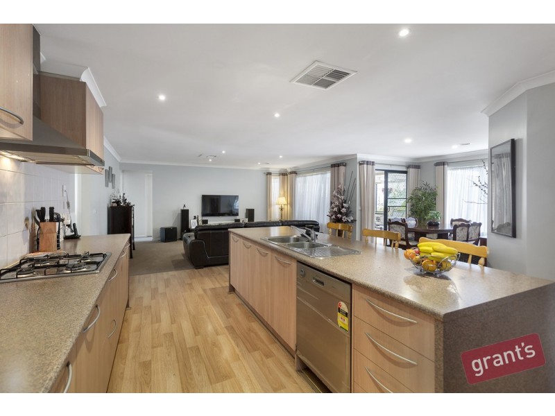 2 Mornmoot Court, Hallam VIC 3803