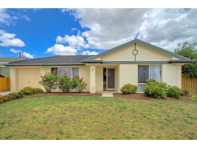 66 Seebeck Drive, Narre Warren South VIC 3805