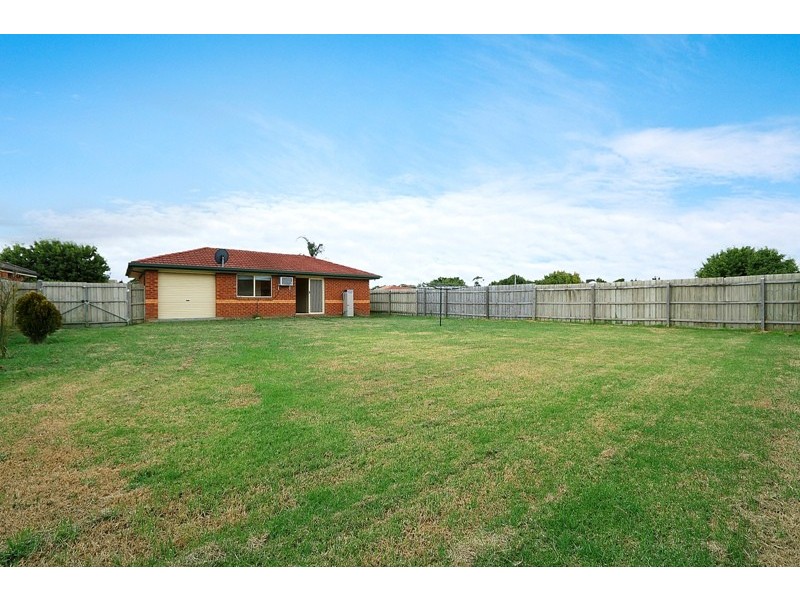 37 Sneddon Drive, Narre Warren South VIC 3805