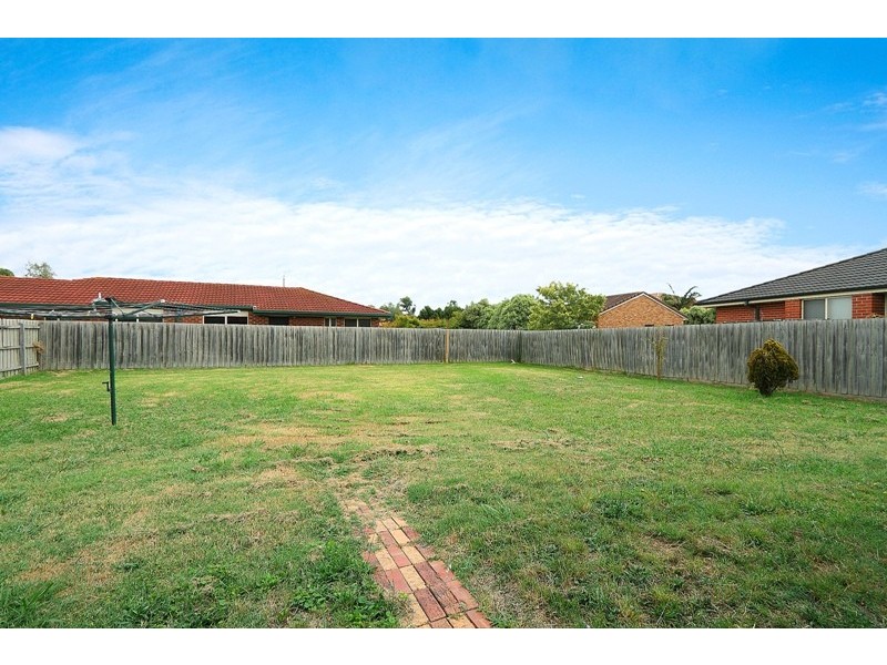 37 Sneddon Drive, Narre Warren South VIC 3805