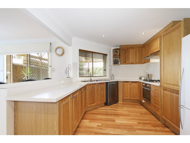 2/122 Fountain Drive, Narre Warren VIC 3805