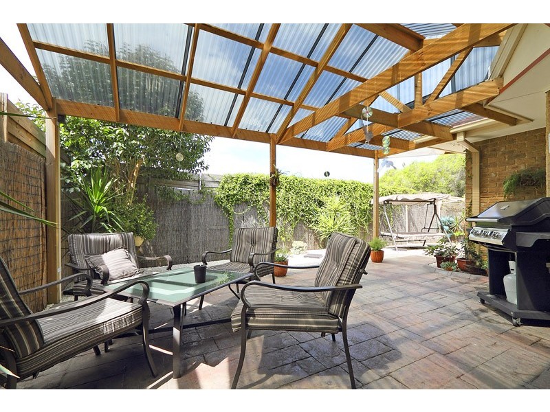 2/122 Fountain Drive, Narre Warren VIC 3805