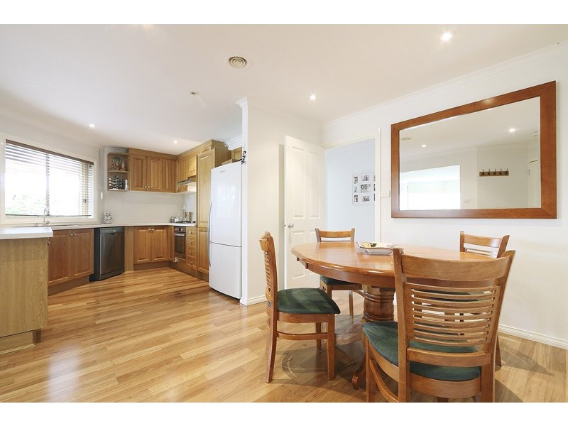 2/122 Fountain Drive, Narre Warren VIC 3805
