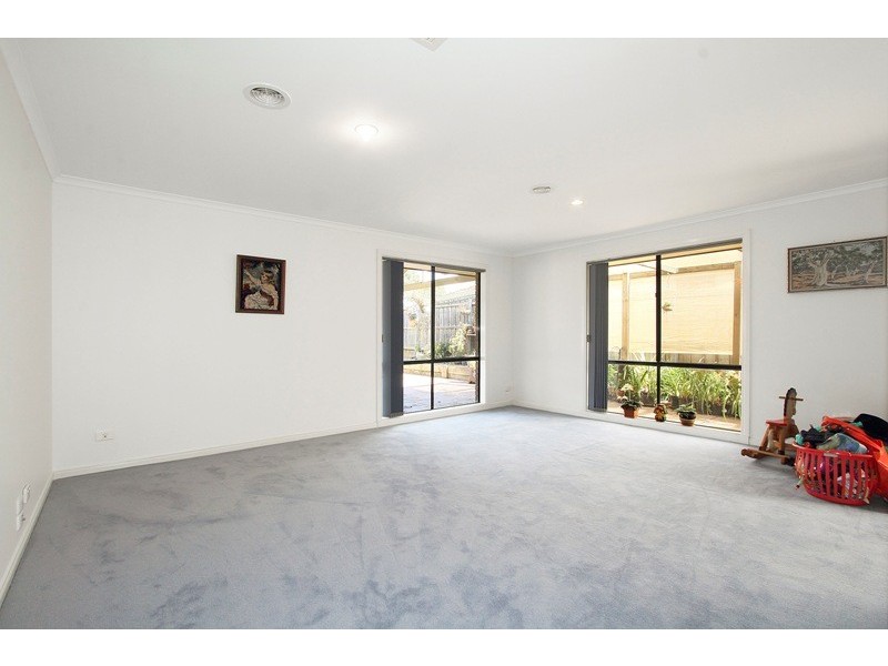 21 Sugar Gum Court, Narre Warren South VIC 3805