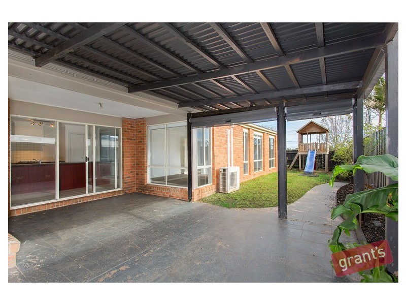 102 Langbourne Drive, Narre Warren South VIC 3805