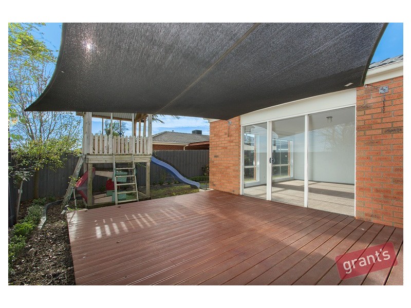 102 Langbourne Drive, Narre Warren South VIC 3805