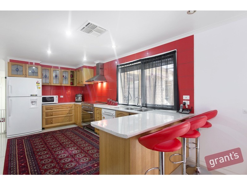 33 Greenacre Crescent, Narre Warren VIC 3805