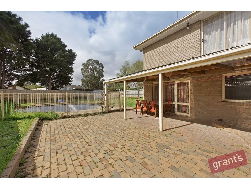 33 Greenacre Crescent, Narre Warren VIC 3805