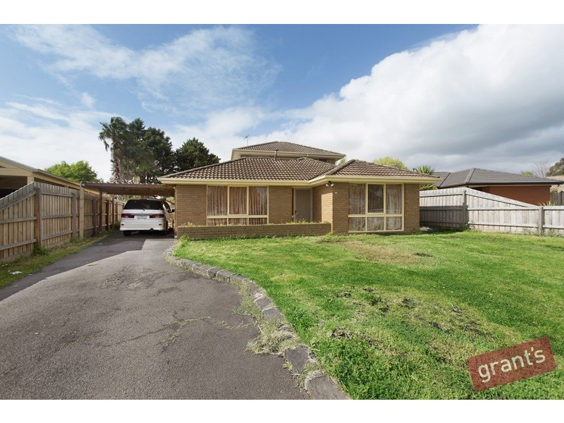 33 Greenacre Crescent, Narre Warren VIC 3805