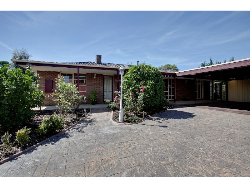 19 Debanne Court, Narre Warren VIC 3805