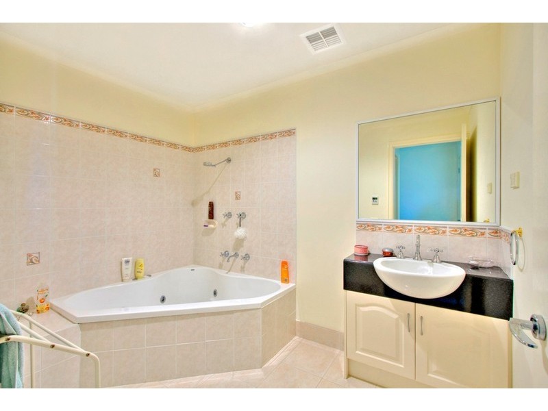 12 Tegans Close, Hallam VIC 3803