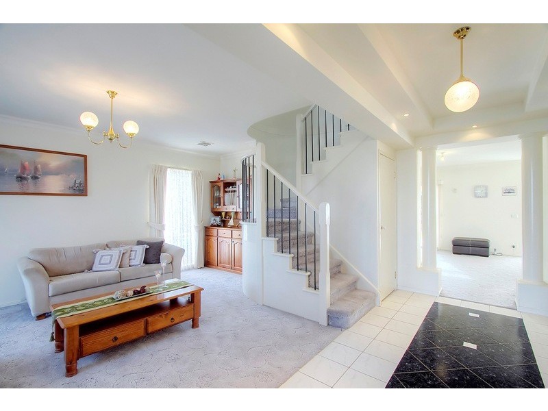 27 President Road, Narre Warren South VIC 3805