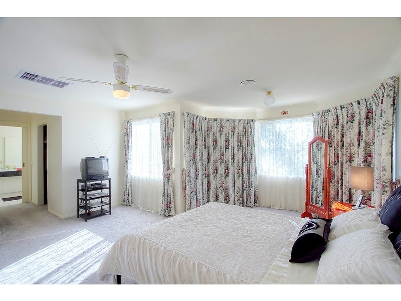 27 President Road, Narre Warren South VIC 3805