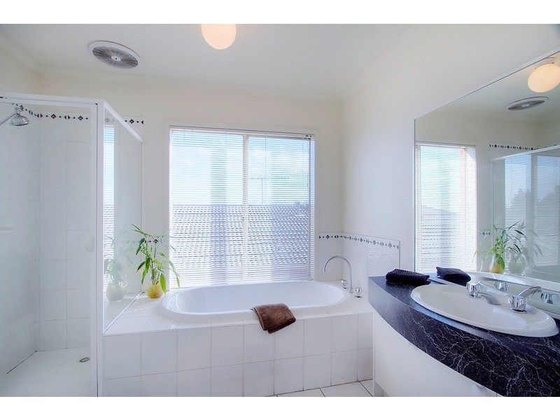 27 President Road, Narre Warren South VIC 3805