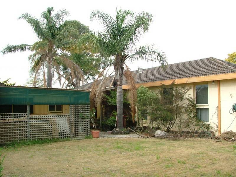 4 Lloyd Avenue, Narre Warren VIC 3805