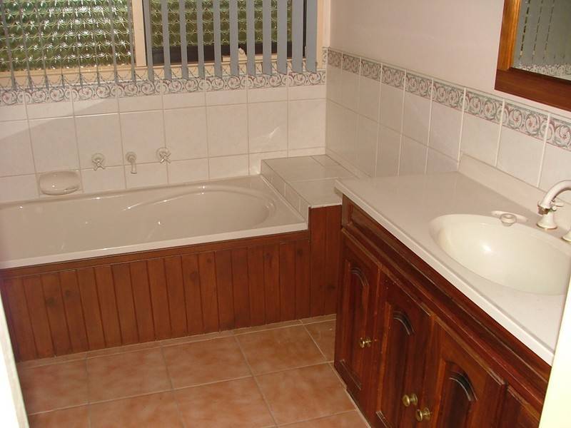 4 Lloyd Avenue, Narre Warren VIC 3805