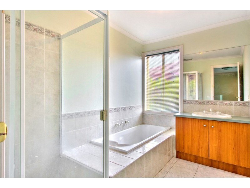 4 Winterton Court, Hallam VIC 3803