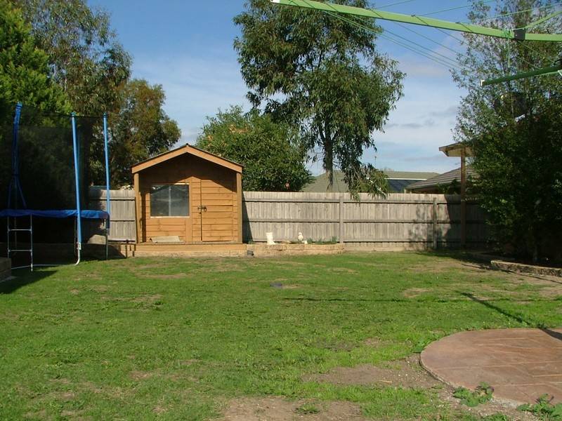 20 Sneddon Drive, Narre Warren South VIC 3805
