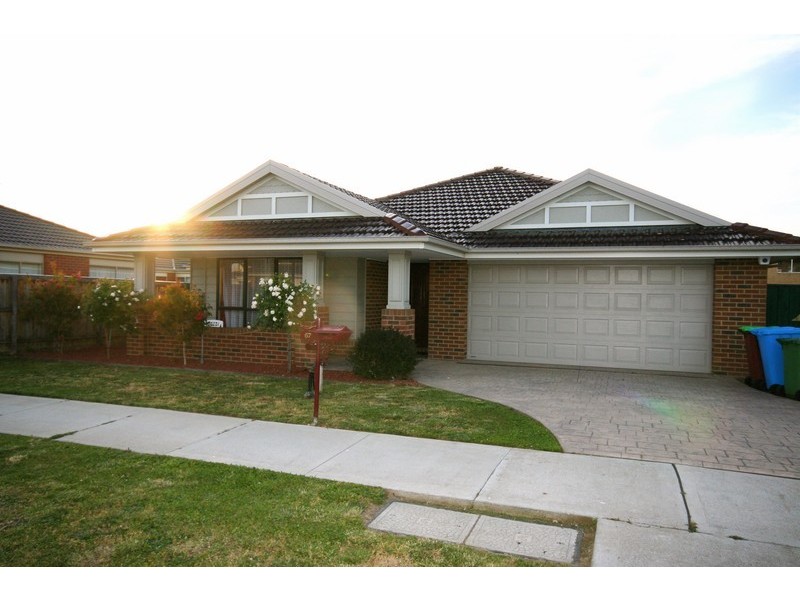 67 Sherwood Rd, Narre Warren South VIC 3805