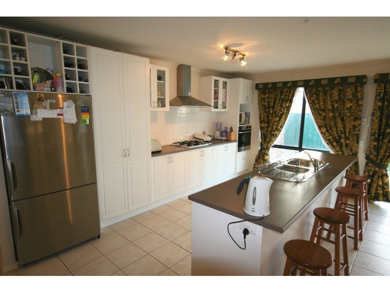 67 Sherwood Rd, Narre Warren South VIC 3805