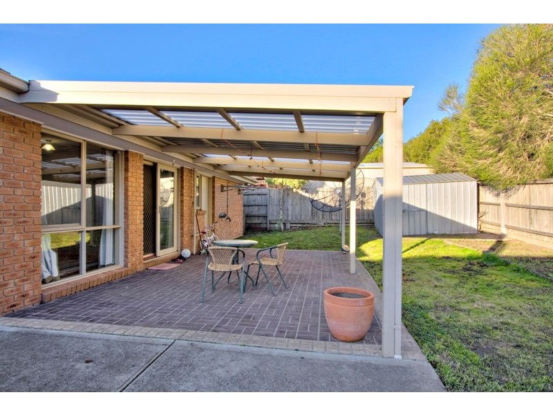 8 Pater Close, Narre Warren VIC 3805