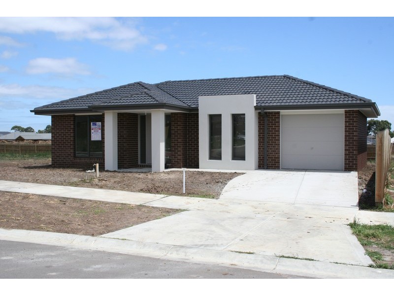 9 Garnet Close, Skye VIC 3977