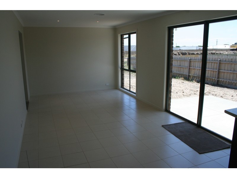 9 Garnet Close, Skye VIC 3977