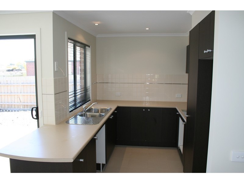 9 Garnet Close, Skye VIC 3977