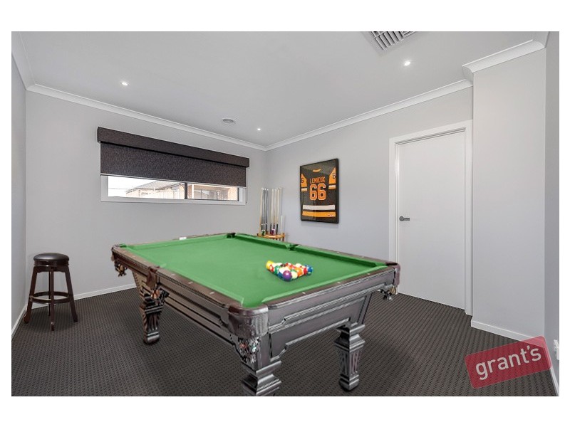 46 Deoro Parade, Clyde North VIC 3978