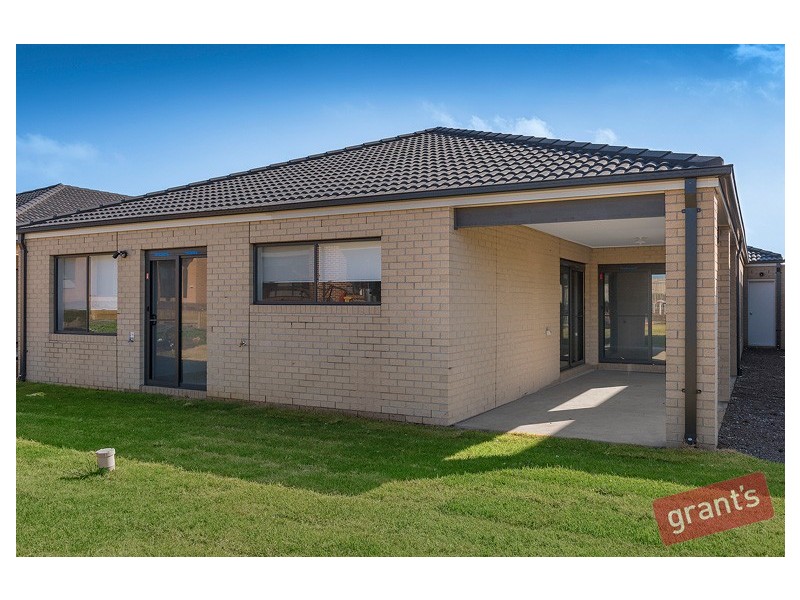 46 Deoro Parade, Clyde North VIC 3978