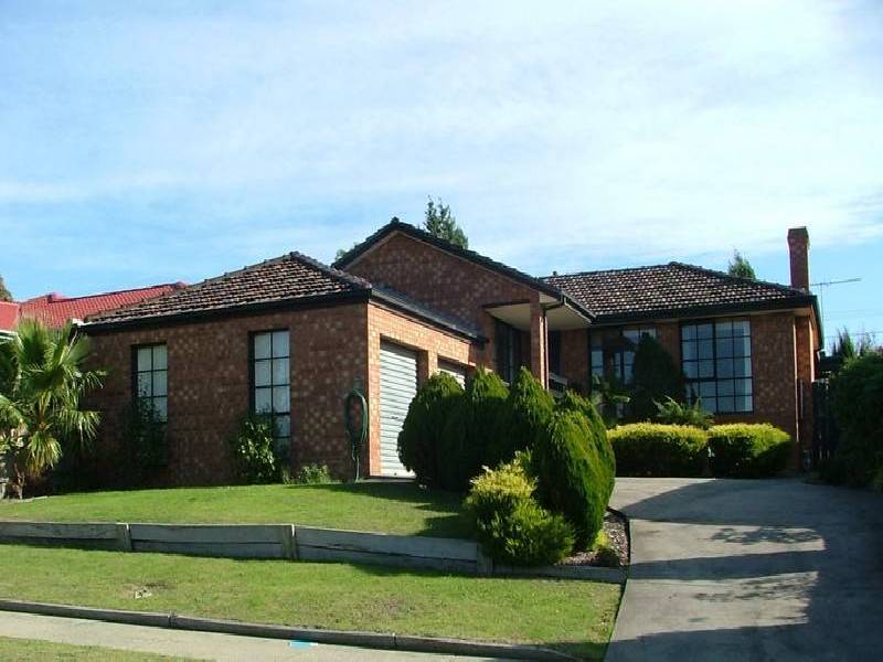 19 Weeden Crescent, Hallam VIC 3803