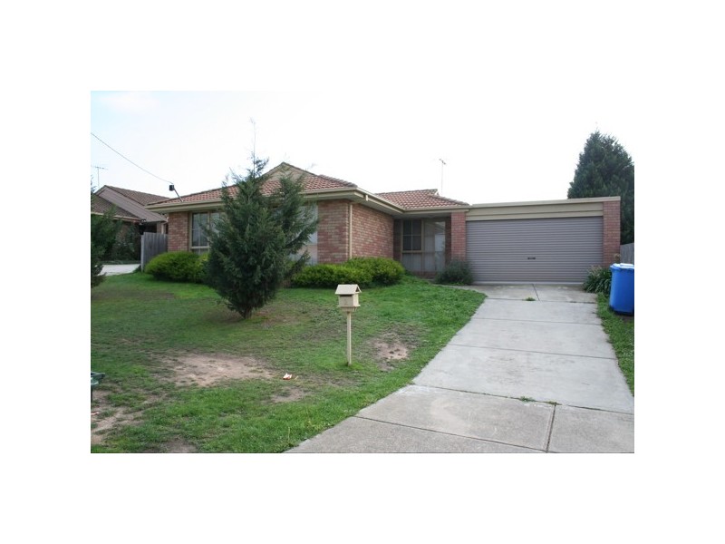 2 Glen Eadie Close, Hampton Park VIC 3976