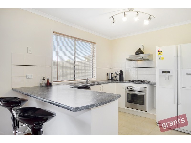 10 Edgewood Close, Narre Warren South VIC 3805