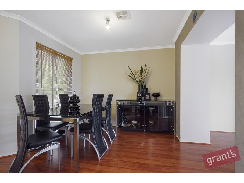 10 Edgewood Close, Narre Warren South VIC 3805