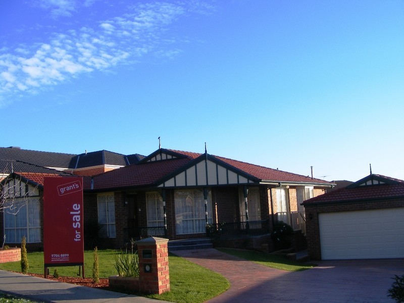 24 Frederick Rise, Narre Warren South VIC 3805