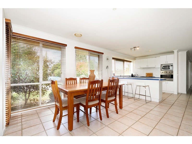 13 Armadale Drive, Narre Warren VIC 3805