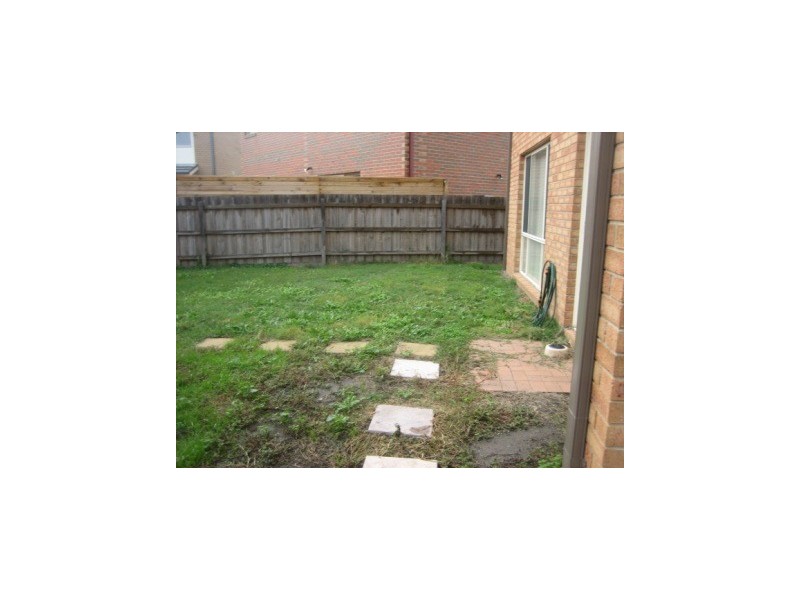 4 Amhurst Dve, Cranbourne North VIC 3977