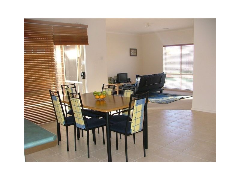 15 Hadley Circuit, Narre Warren South VIC 3805