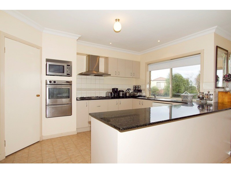 17 Winterton Court, Hallam VIC 3803